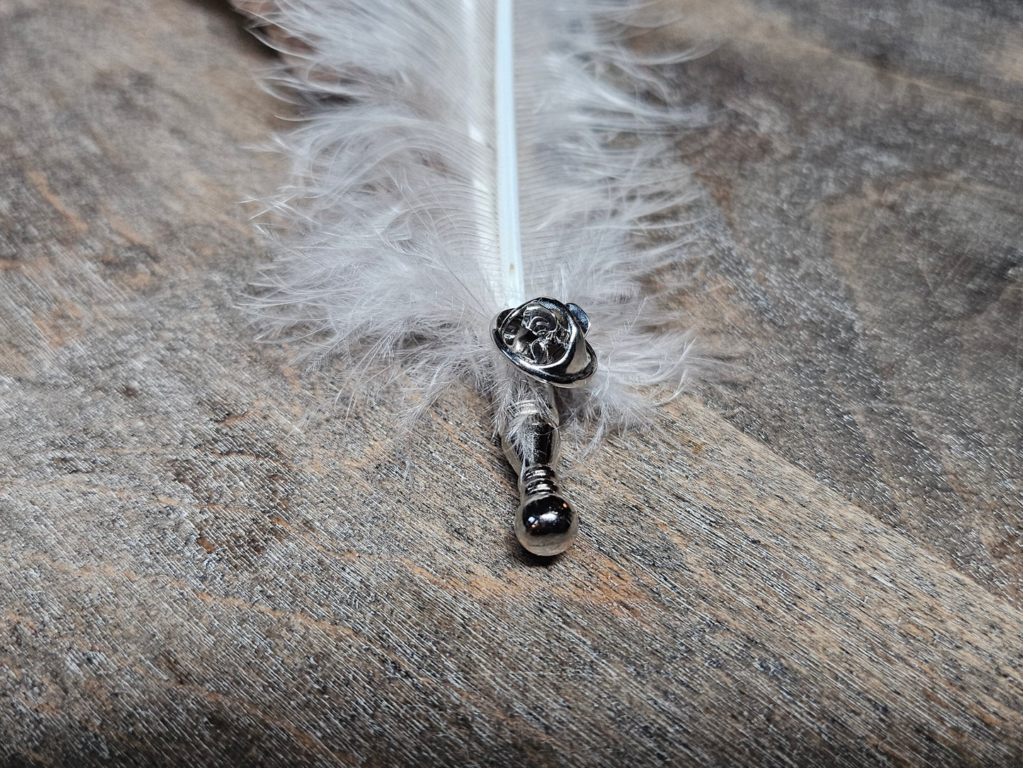 Genuine white feather bridal hat pin brooch with pearls