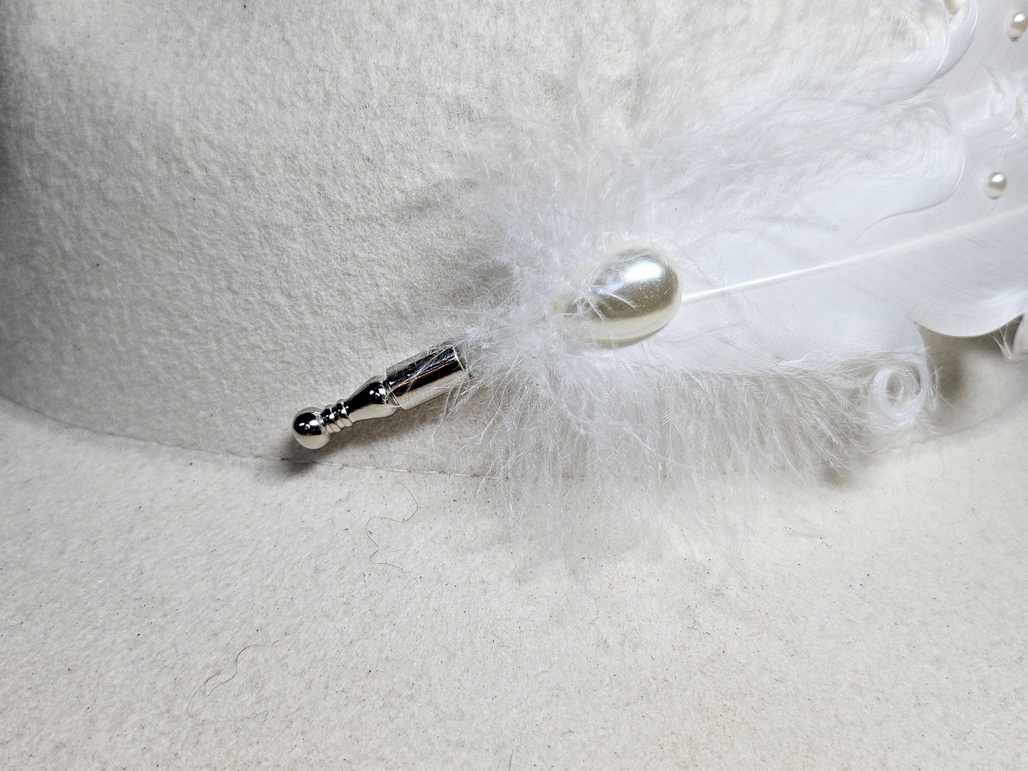 Genuine white feather bridal  hat pin brooch with pearls