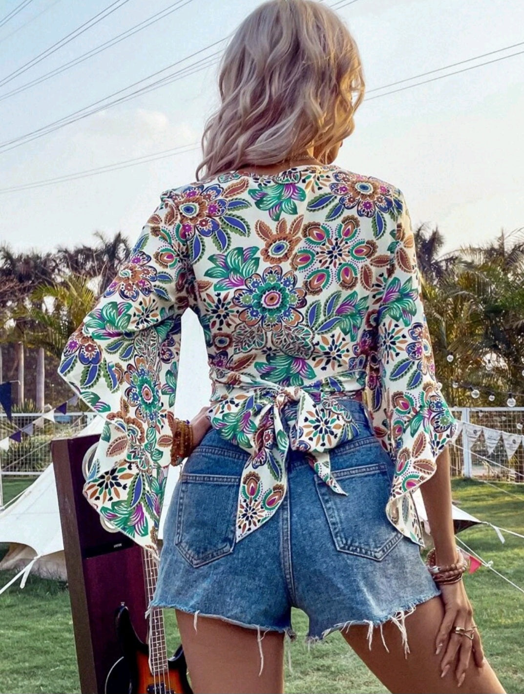Floral Print Bell Sleeved Cropped Blouse