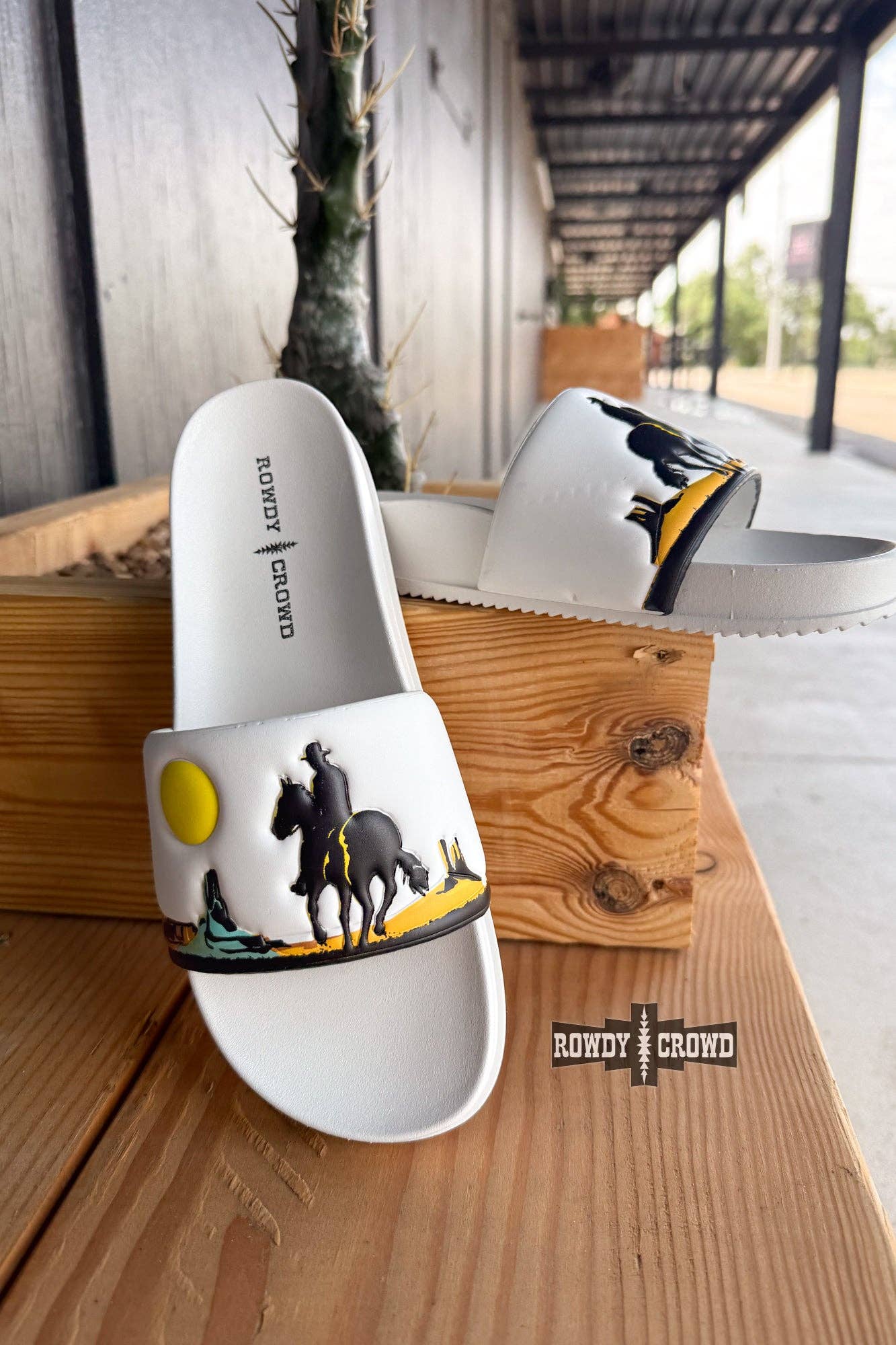 Horse Saddle Bum Flip Flop Slide